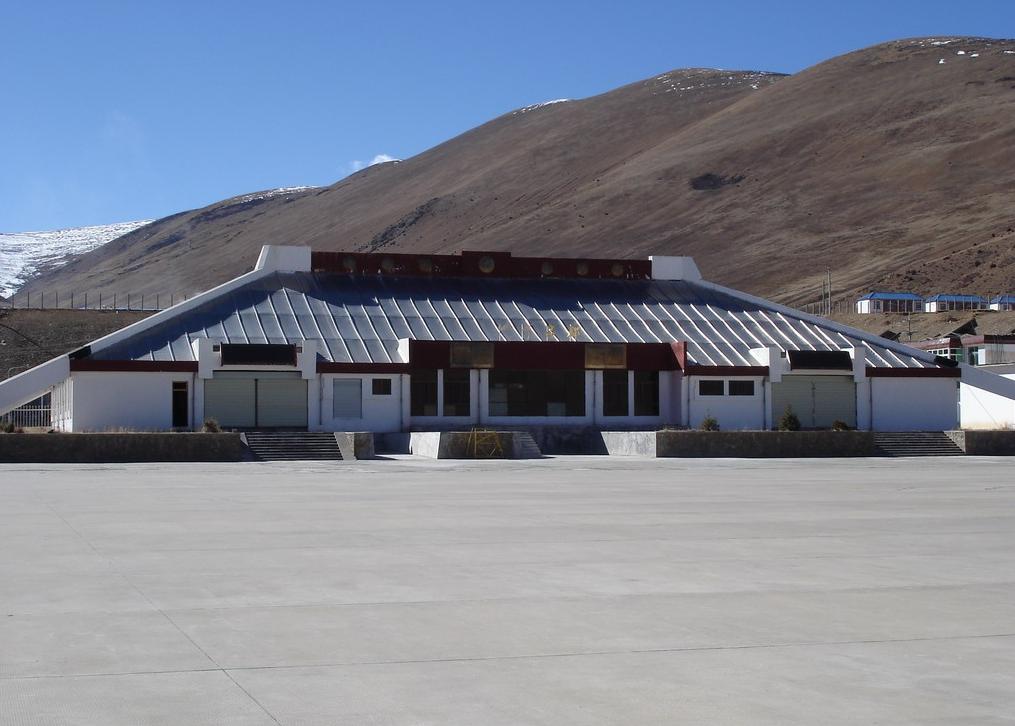西藏昌都邦達(dá)機(jī)場風(fēng)景圖